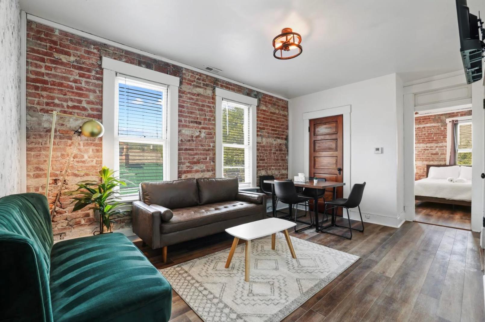 Housepitality - View Loft - German Village Apartment Columbus